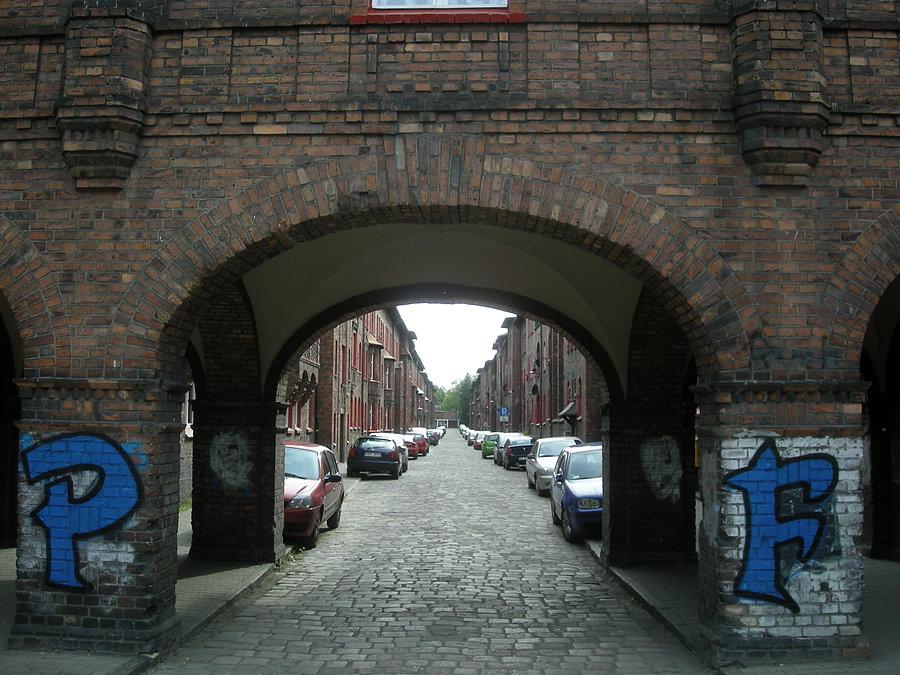 Nikiszowiec - jedna w wielu bram dzielnicy mieszkaniowej