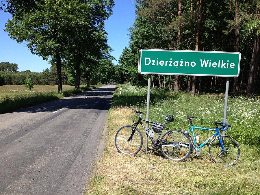 Wjazd do Dzierżążna Wielkiego