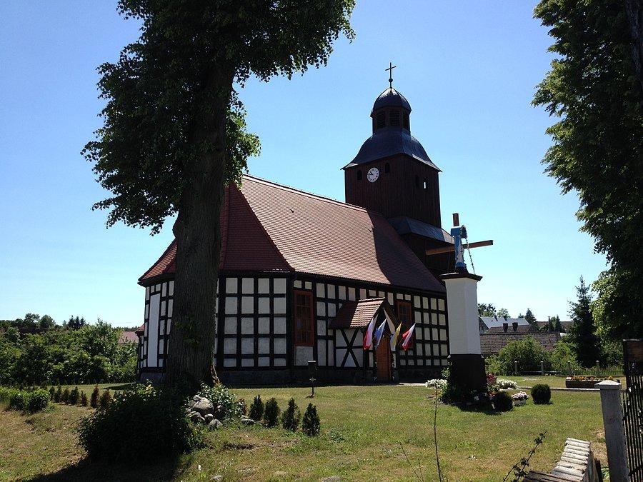 Dzierżążno Wielkie - zabytkowy, szachulcowy kościół pw.Matki Bożej Różańcowej z 1595 r