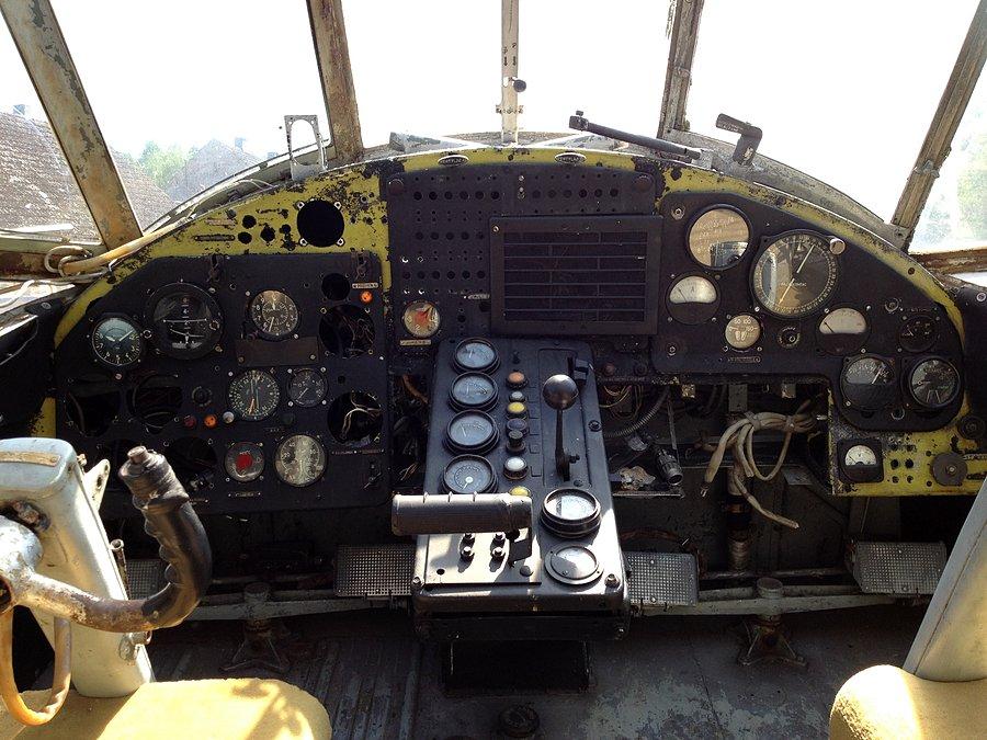 Antonow AN-2 - kokpit