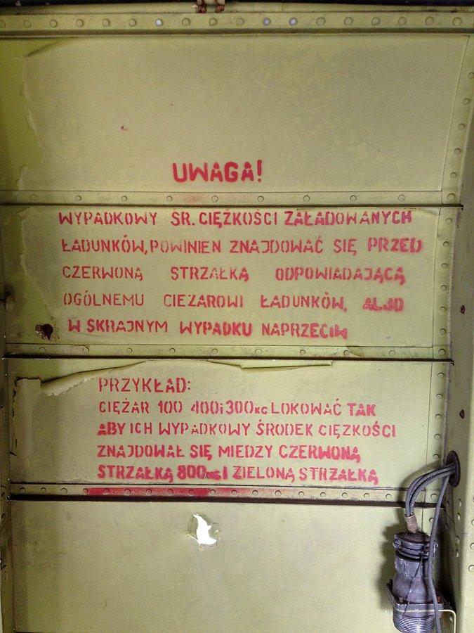 Instrukcja wewnątrz samolotu