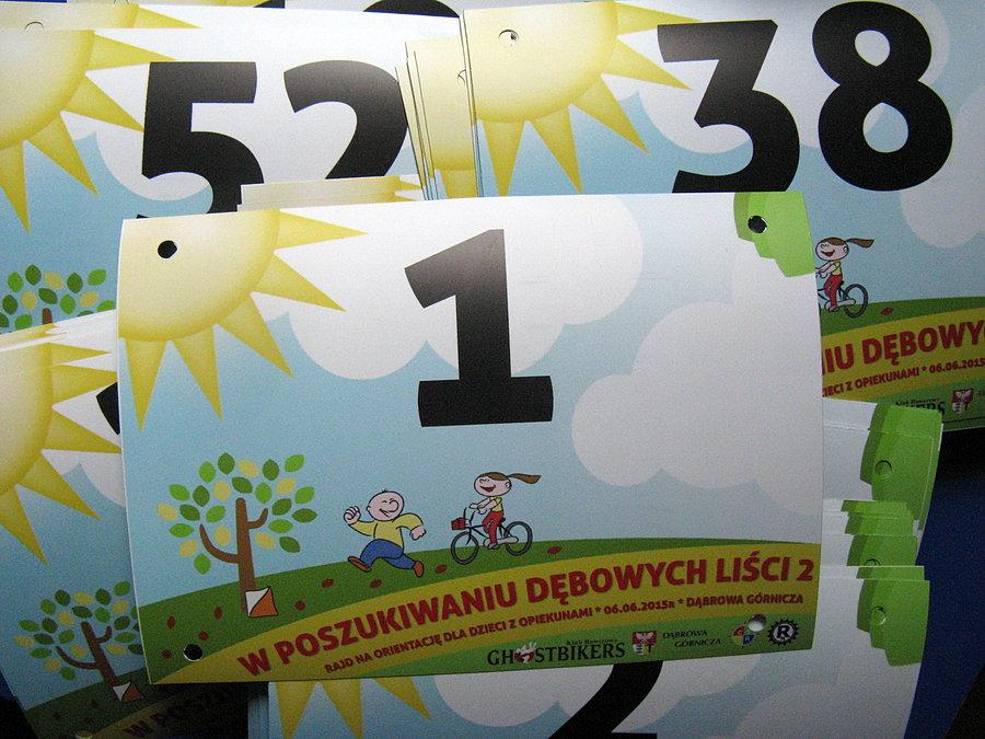Numery startowe na rajd W poszukiwaniu dębowych liści