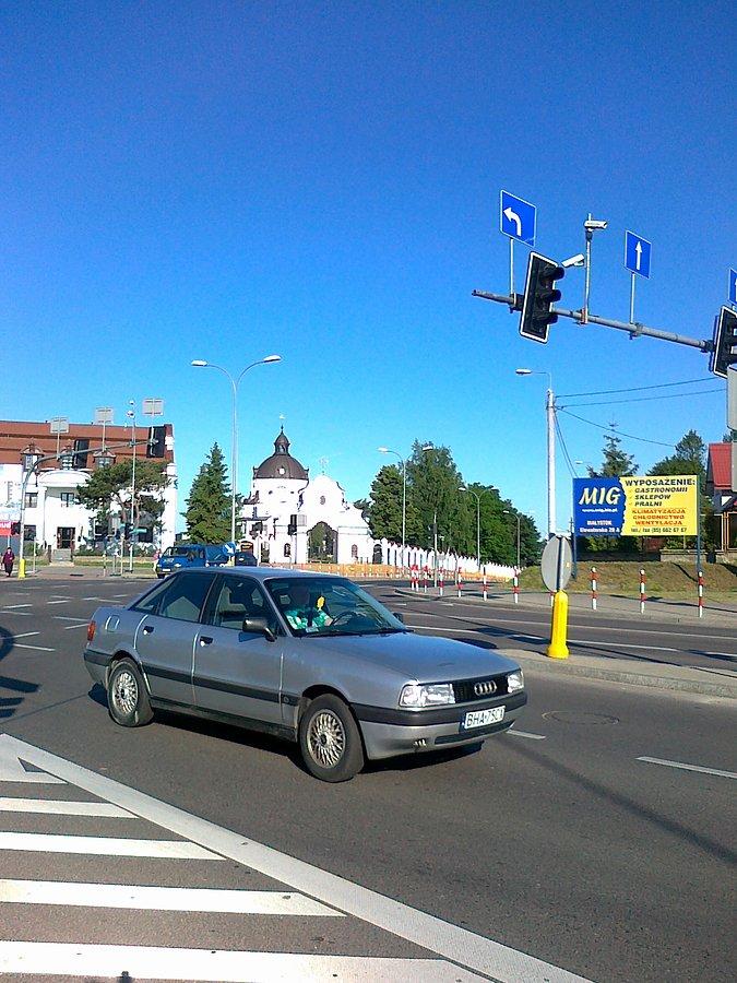 W tle również nowy kościół