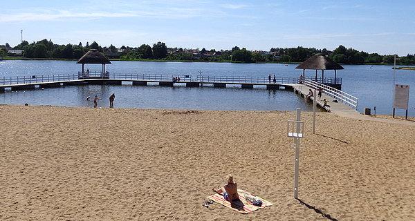 Plaża z molo przy zalewie w Siemiatyczach