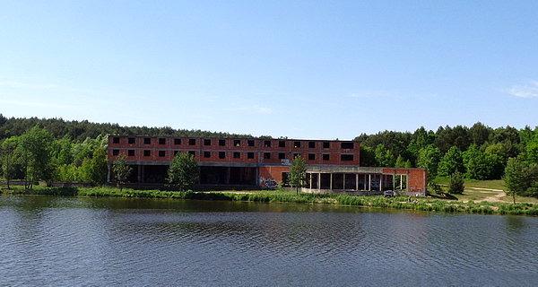 Siemiatycze. Nigdy nie ukończony hotel przy zalewie