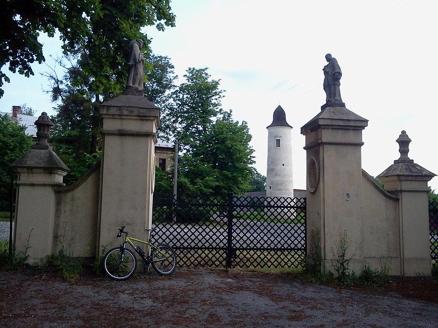 Chociebuż