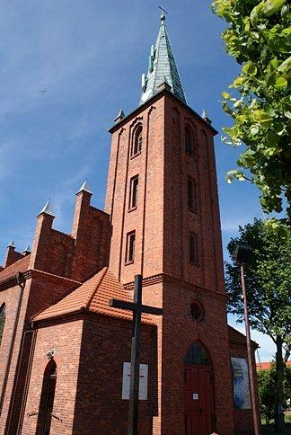 Neogotycki kościół w Kuźnicy
