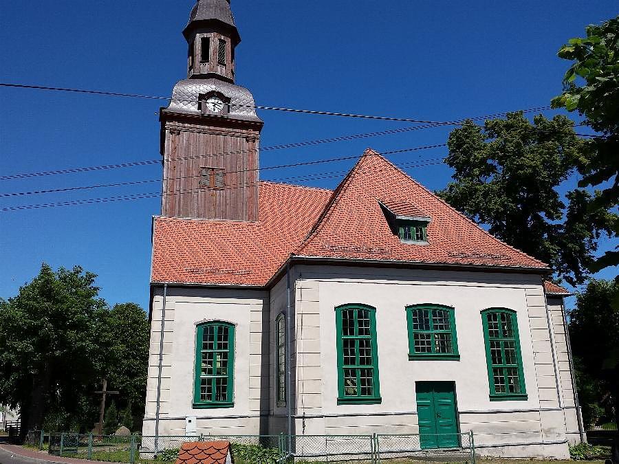 Kościół parafialny p.w. Św. Jacka Odrowąża zbudowany w 1741 r. w Stepnicy