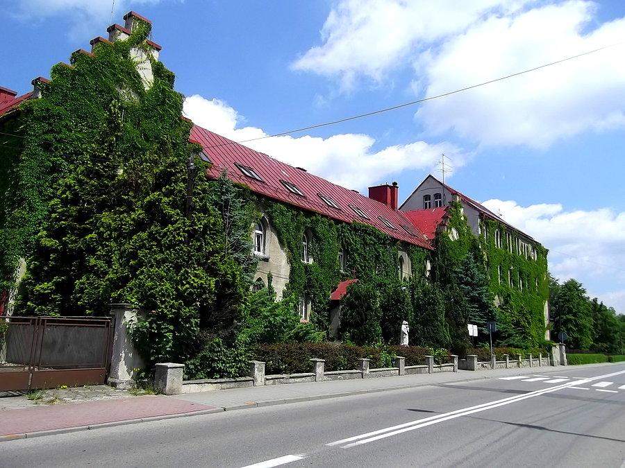 Lyski, okolice kościoła