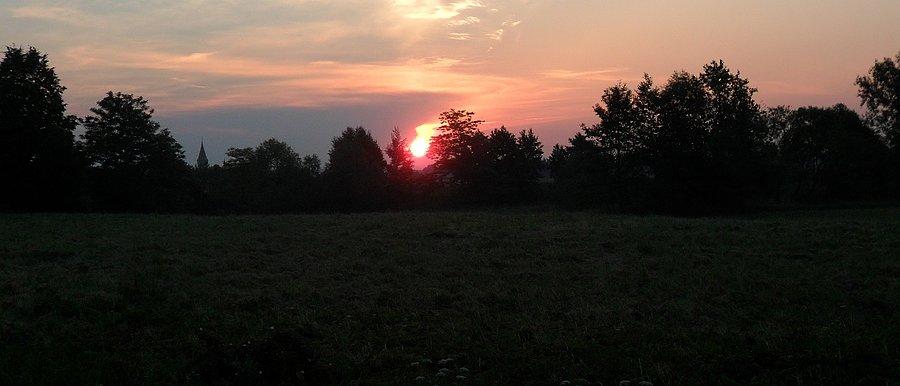 Wschód słońca gdzieś za Wokowicami