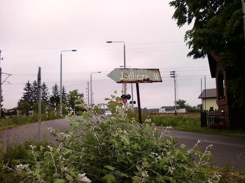 Stary drogowskaz w Jedliczach