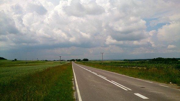Asfaltowy odcinek prostej