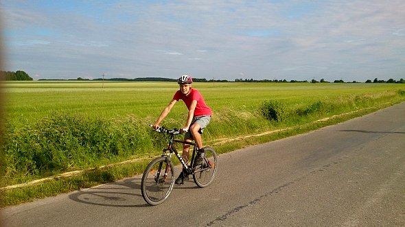 Piotrek na rowerze