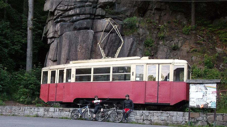 Przy słwnym tramwaju w Podgórzynie
