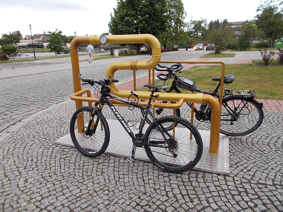 Nowe stojaki rowerowe z ciśnieniomierzami :-)