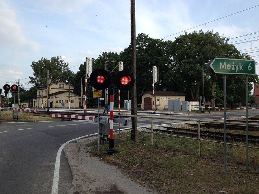 Przejazd kolejowy w Miałach
