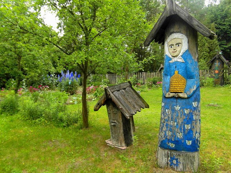 Prywatny skansen twórcy ludowego Józefa Chełmowskiego w Brusach Jaglie