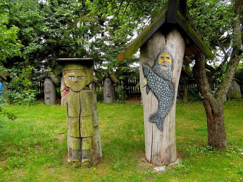 Prywatny skansen twórcy ludowego Józefa Chełmowskiego w Brusach Jaglie