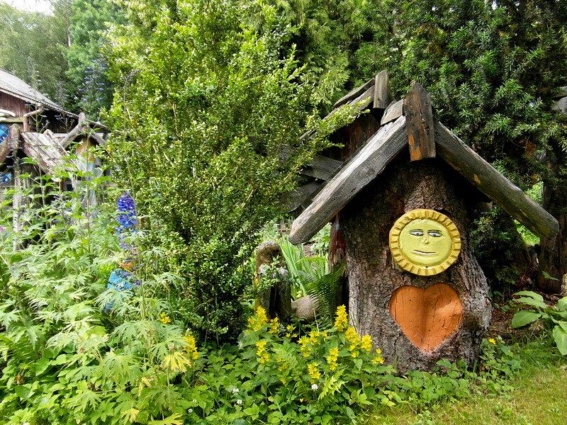 Prywatny skansen twórcy ludowego Józefa Chełmowskiego w Brusach Jaglie
