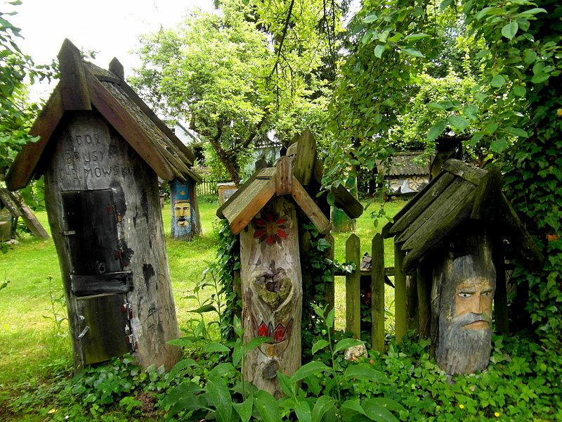 Prywatny skansen twórcy ludowego Józefa Chełmowskiego w Brusach Jaglie