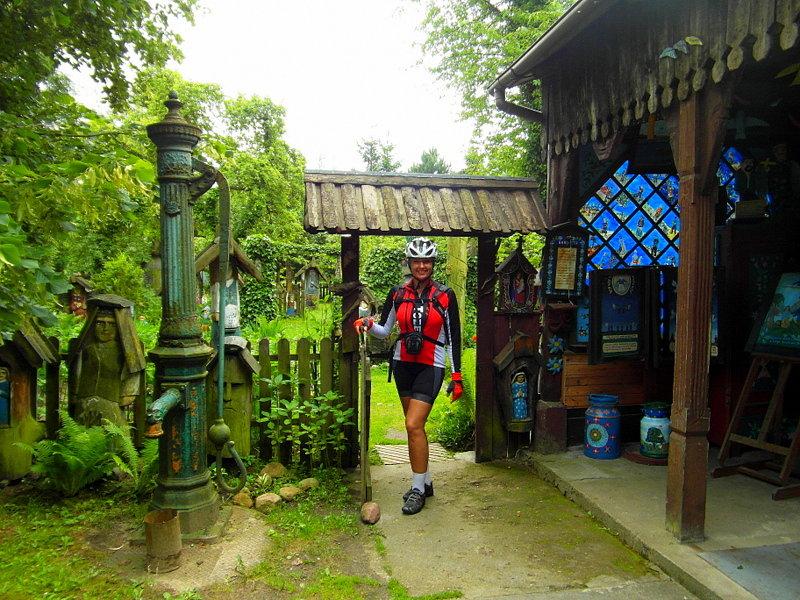 Prywatny skansen twórcy ludowego Józefa Chełmowskiego w Brusach Jaglie