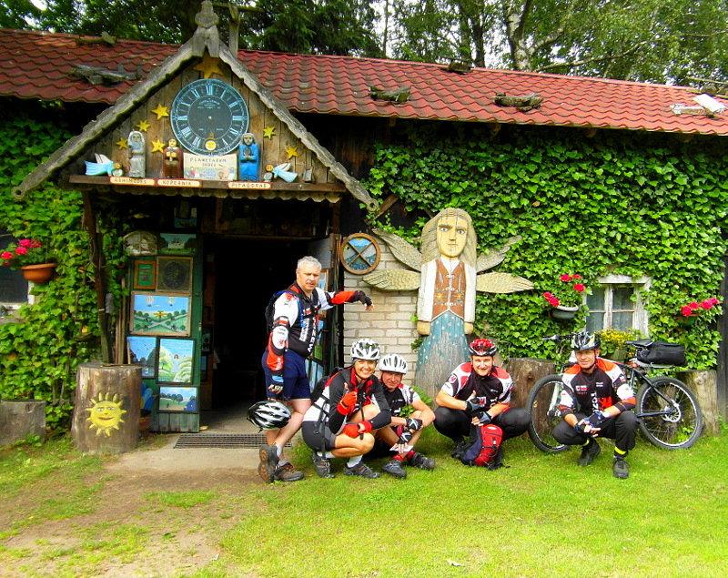 Prywatny skansen twórcy ludowego Józefa Chełmowskiego w Brusach Jaglie