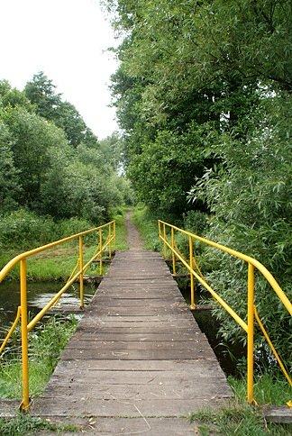 Mostek nad Piasecznicą w Ujeździe