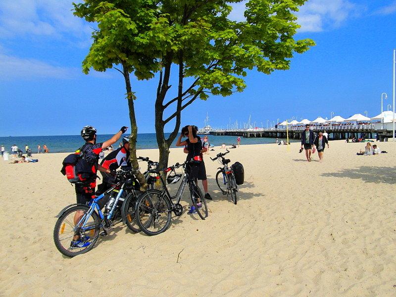 Miejscówka na plaży pod drzewkiem-Sopot