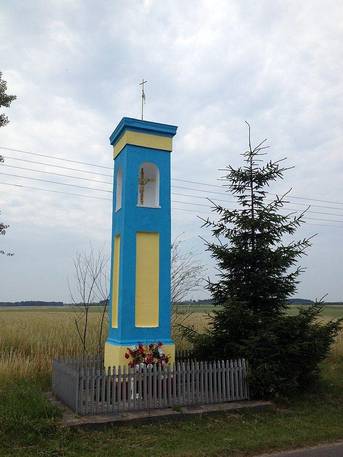 Przydrożna kapliczka w Białej