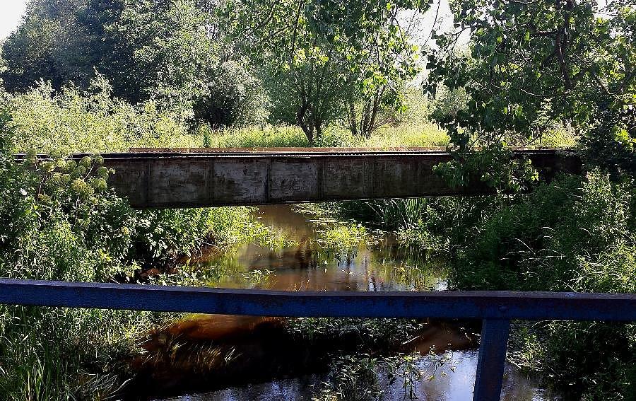 Most koleji wąskotorowej nad rzeczką Krępiel