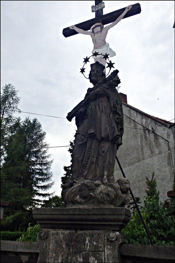 Figura św. Jana Nepomucena w Ziębicach