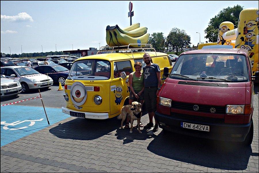 Nasz busik z Minionkowym busikiem w Kłodzku
