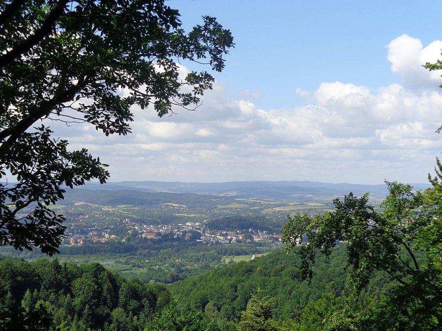 Widok na okoliczne górki