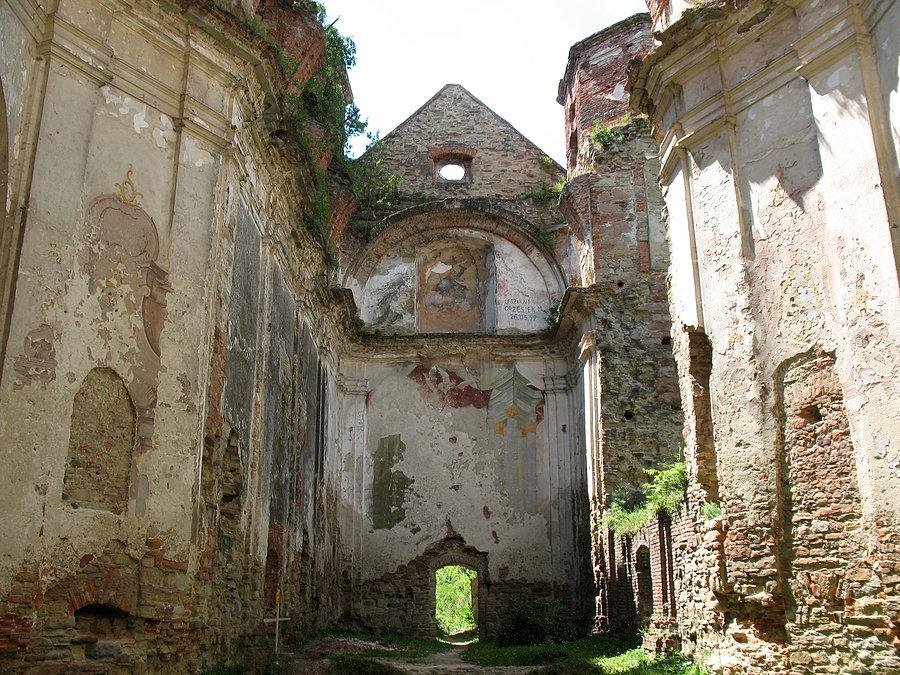 Wnętrze ruin