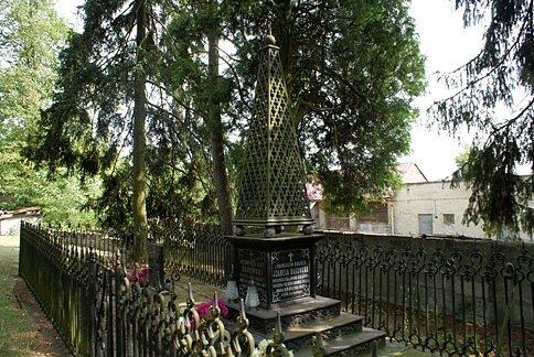 Cmentarz przy kościelny w Kraśnicy