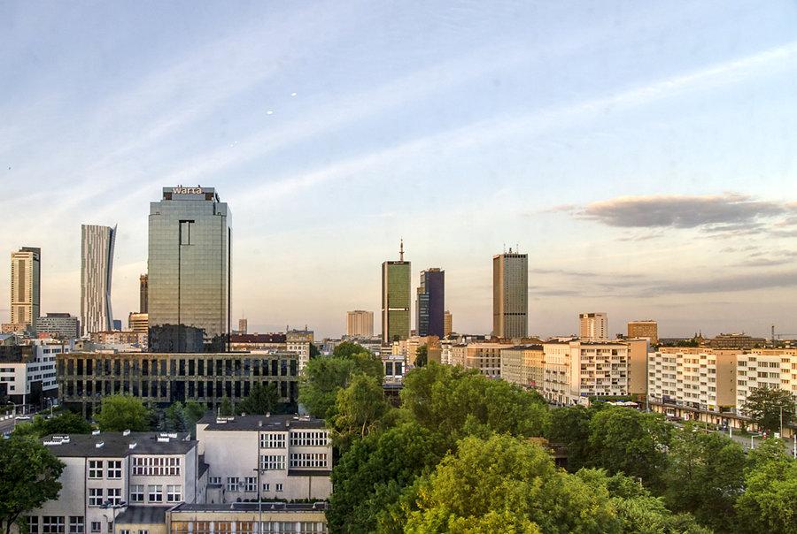 Warszawka ... przez ubrudzoną hotelową szybę