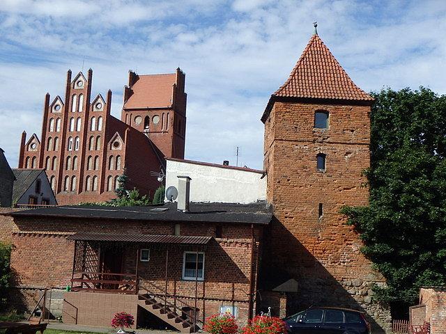 Jedyna zachowana baszta w ciągu pozostałości murów miejskich