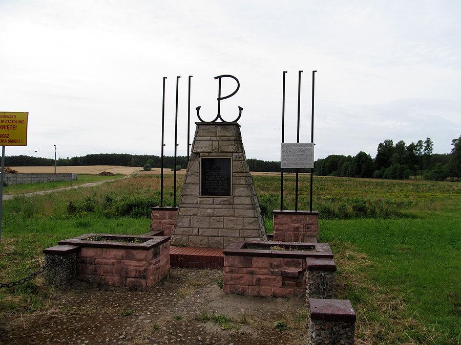 Czatolin - w nocy z 7 na 8 listopada 1941 roku w tej okolicy miał miejsce pierwszy zrzut aliancki na ziemie polskie. W tym rzucie brał udział jeden z najsłynniejszych cichociemnych major Jan Piwnik ps Ponury