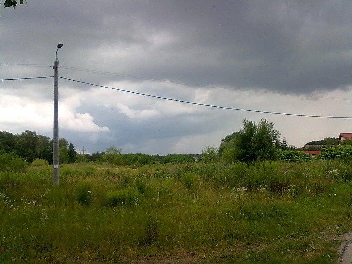 Chmury straszą deszczem , niestety były szybkie na ok 3km przed domem się rozpadało