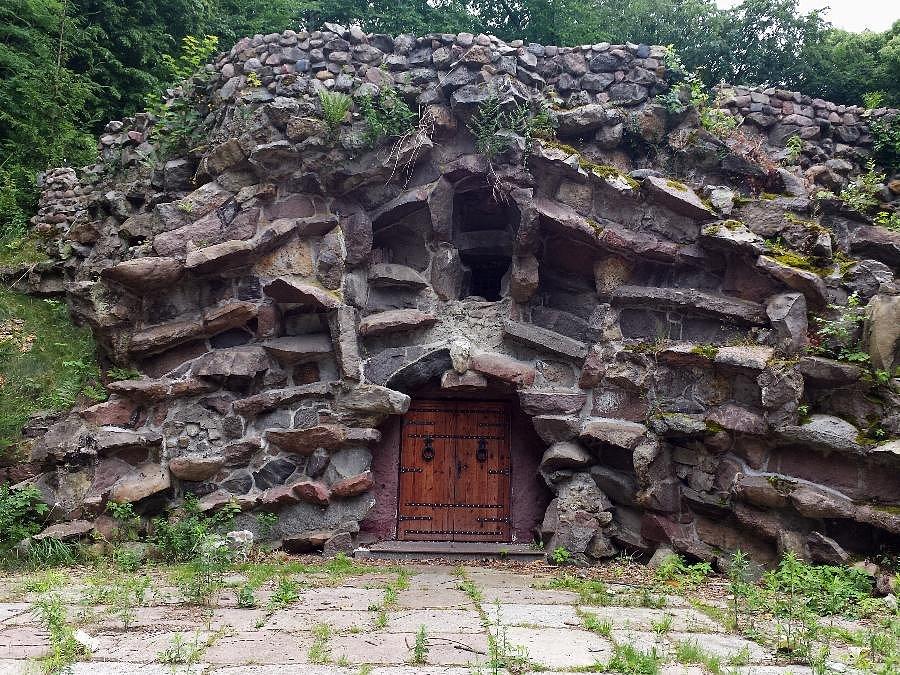 Finkenwalde. Toepfers Grotte.- zwana "grotą Goeringa"