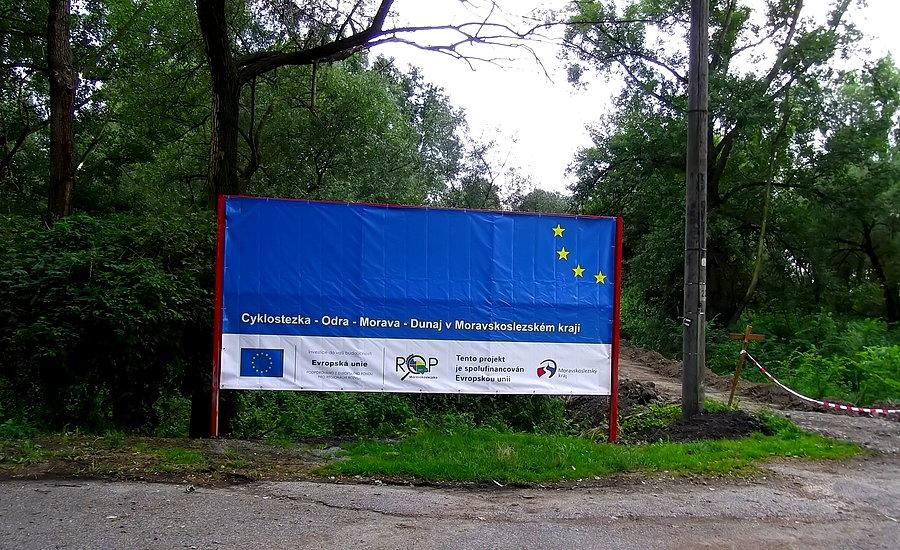 W Antošovicach budują nową ścieżkę wzdłuż Odry. Z tego co dowiedziałem, będzie można dojechać w okolice Koblova
