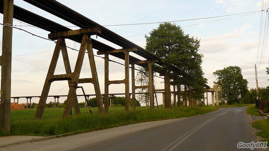 Gostyń - te rury prawdopodobnie prowadzą do Łazisk