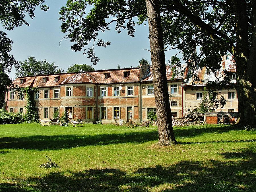 Wycieczka rowerowa. Miejsce docelowe - Pałac Rosenbergów w Klecewie