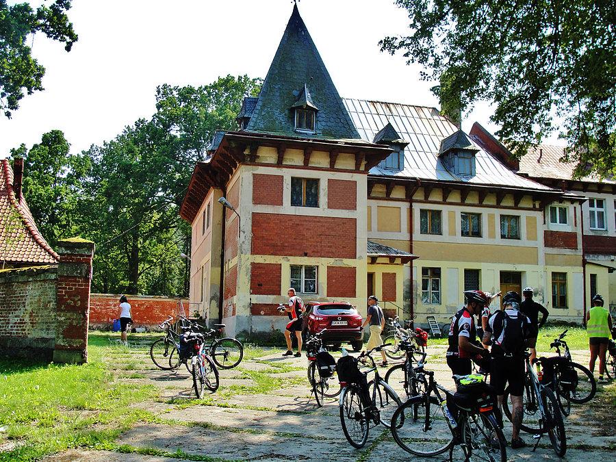 Wycieczka rowerowa. Miejsce docelowe - Pałac Rosenbergów w Klecewie