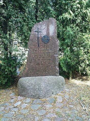 Grób legendarnego księdza Ignacego Skorupki
