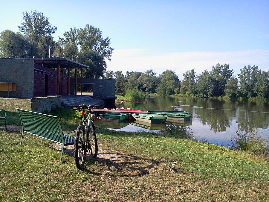 Nad jeziorkiem