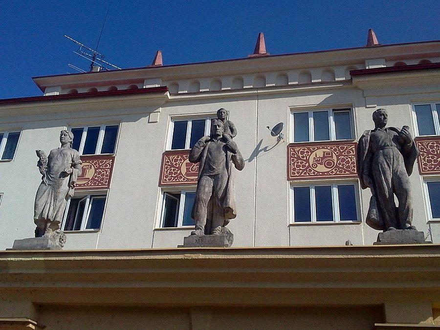 Patrzą na mnie z góry