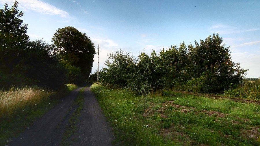Kierunek Dębica wzdłuż torów