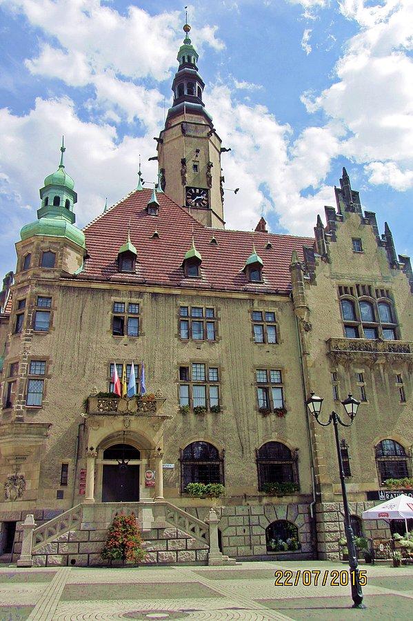 Jawor - Rynek - Ratusz ujecie z przodu