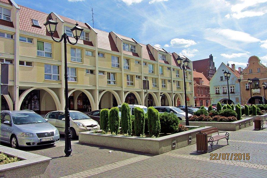 Jawor - sukiennice w rynku